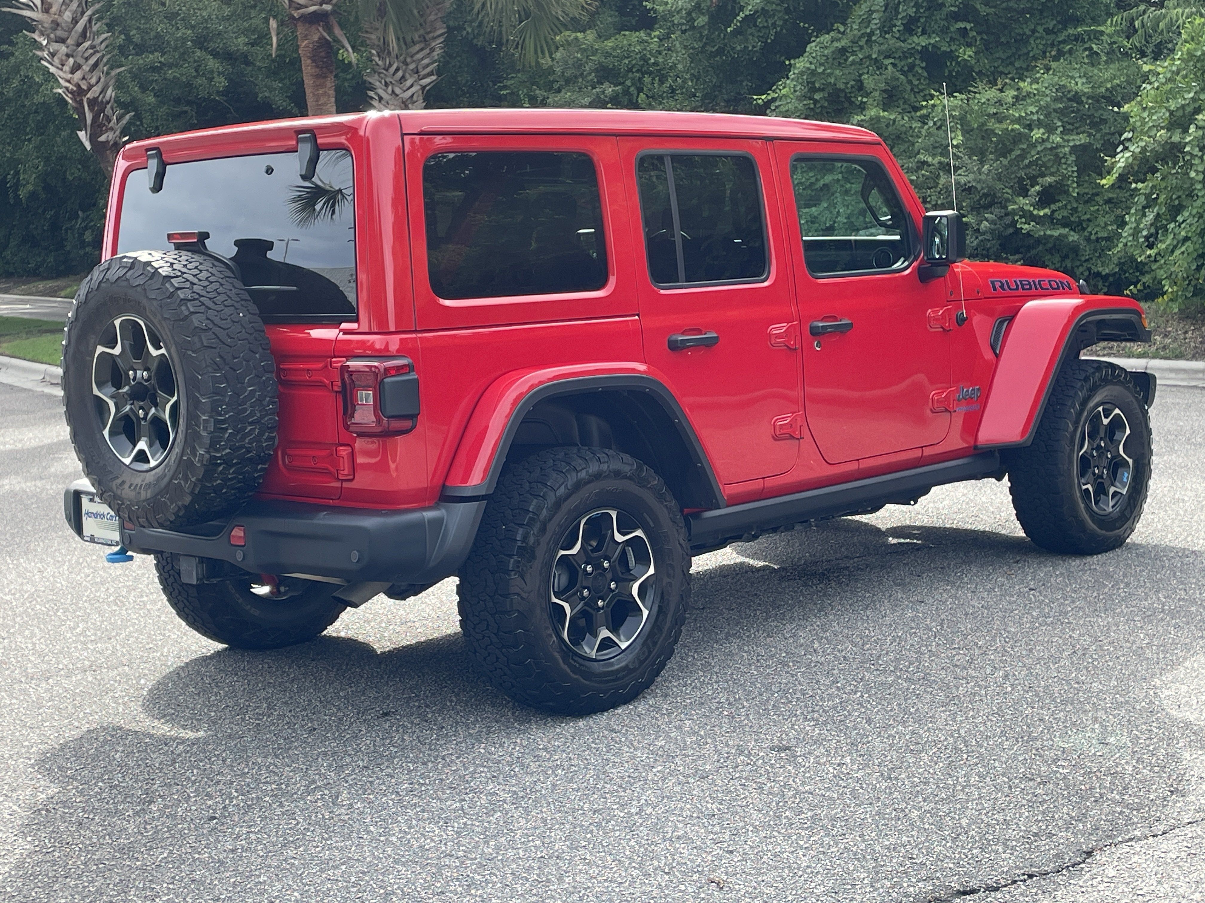 Used 2022 Jeep Wrangler Unlimited Rubicon 4xe w/ Steel Bumper Group AWD/4WD image 9