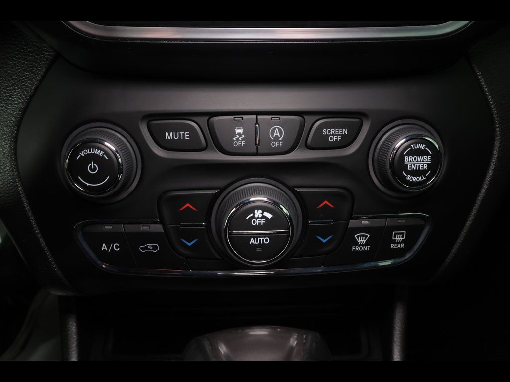 Used 2022 Jeep Cherokee Latitude Lux AWD/4WD image 15