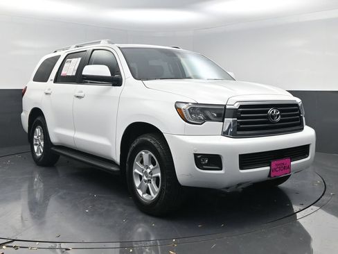 Used 2020 Toyota Sequoia SR5 w/ Premium Package image 17