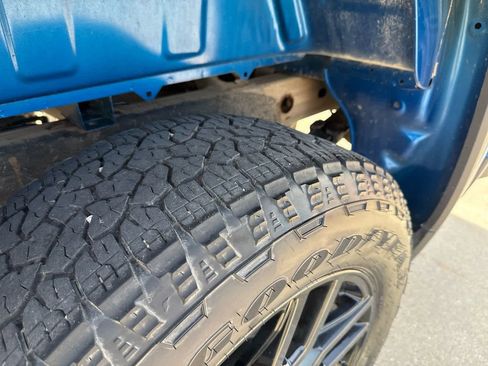 Used 2024 GMC Sierra 1500 Elevation image 9