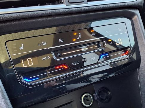 New 2025 Volkswagen Taos SE image 17