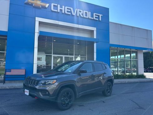 Used 2023 Jeep Compass Trailhawk w/ Trailhawk Elite Group AWD/4WD image 1