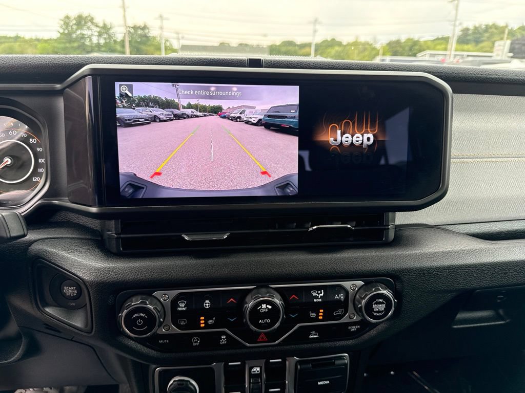 Certified 2025 Jeep Gladiator Sport AWD/4WD image 13