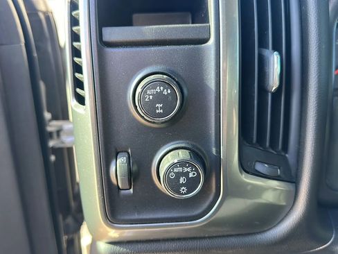 Used 2018 Chevrolet Silverado 1500 LT w/ Texas Edition image 18