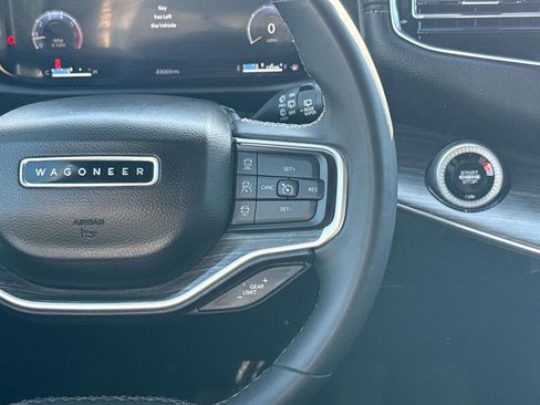 Used 2024 Jeep Wagoneer L Series II w/ Flexible Seating Group image 15