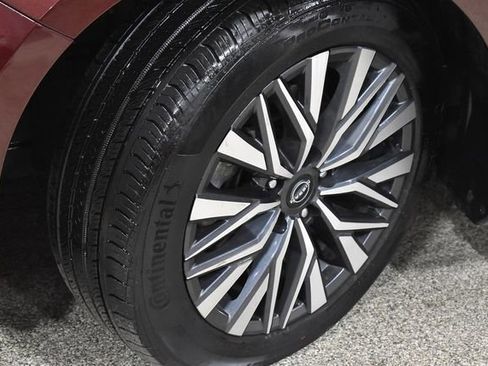 Used 2024 Nissan Altima 2.5 SV image 11