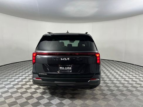 Used 2025 Kia Carnival SX w/ SX Dark Edition Package image 7