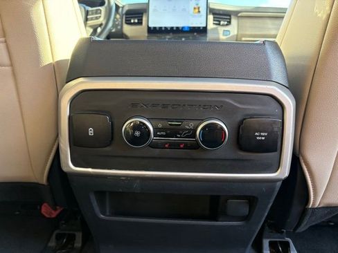 Used 2024 Ford Expedition Limited image 36