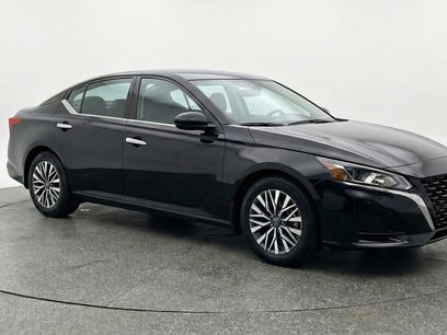 Used 2025 Nissan Altima 2.5 SV