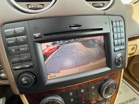 Used 2012 Mercedes-Benz GL 550 4MATIC image 22