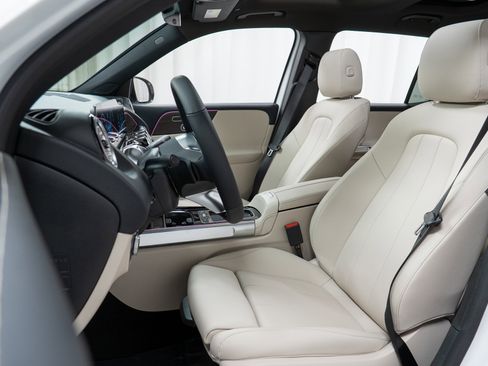 New 2026 Mercedes-Benz GLB 250 4MATIC image 13