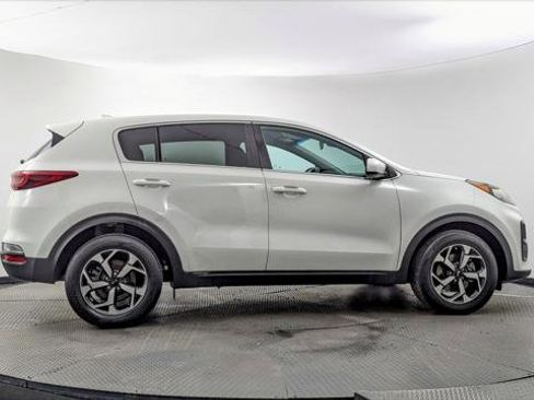 Used 2020 Kia Sportage LX image 9
