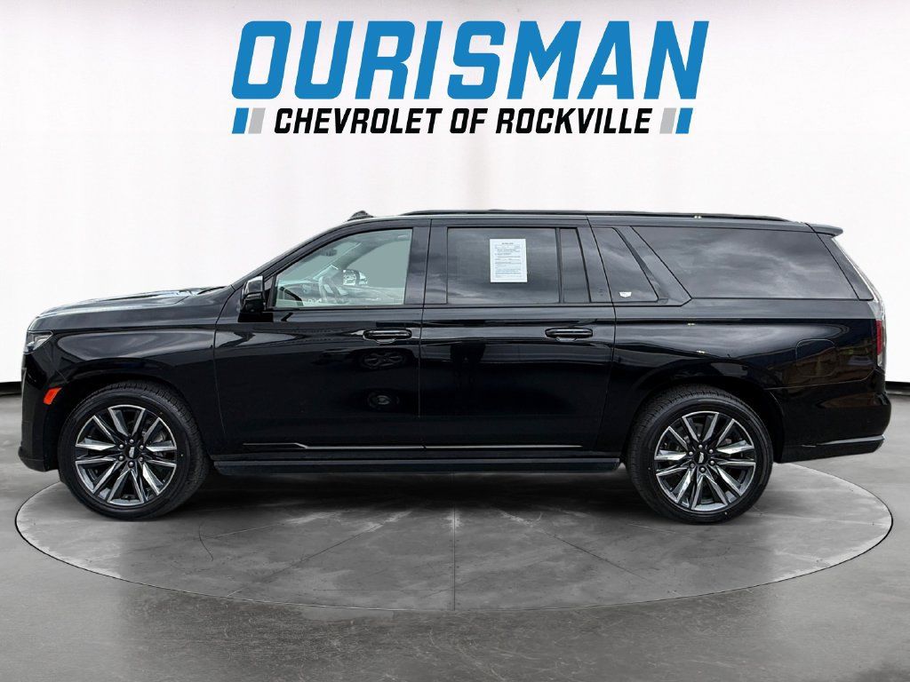 Used 2022 Cadillac Escalade ESV Sport Platinum AWD/4WD image 3