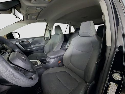 Used 2022 Toyota RAV4 LE image 8