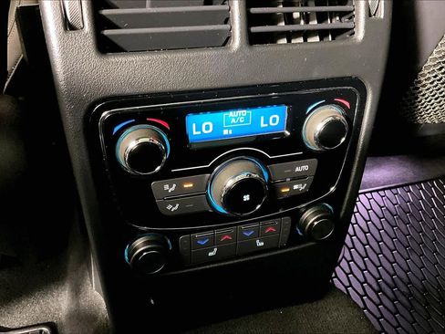 Used 2020 Jaguar F-PACE SVR image 31