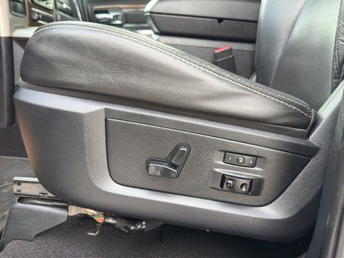 Used 2015 RAM 3500 Laramie AWD/4WD image 16