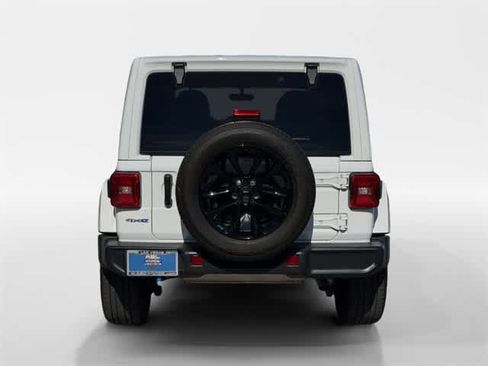 Used 2022 Jeep Wrangler Unlimited Sahara image 10