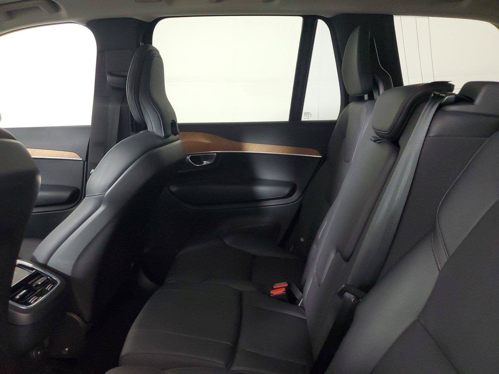 Certified 2024 Volvo XC90 B6 Plus AWD/4WD image 13