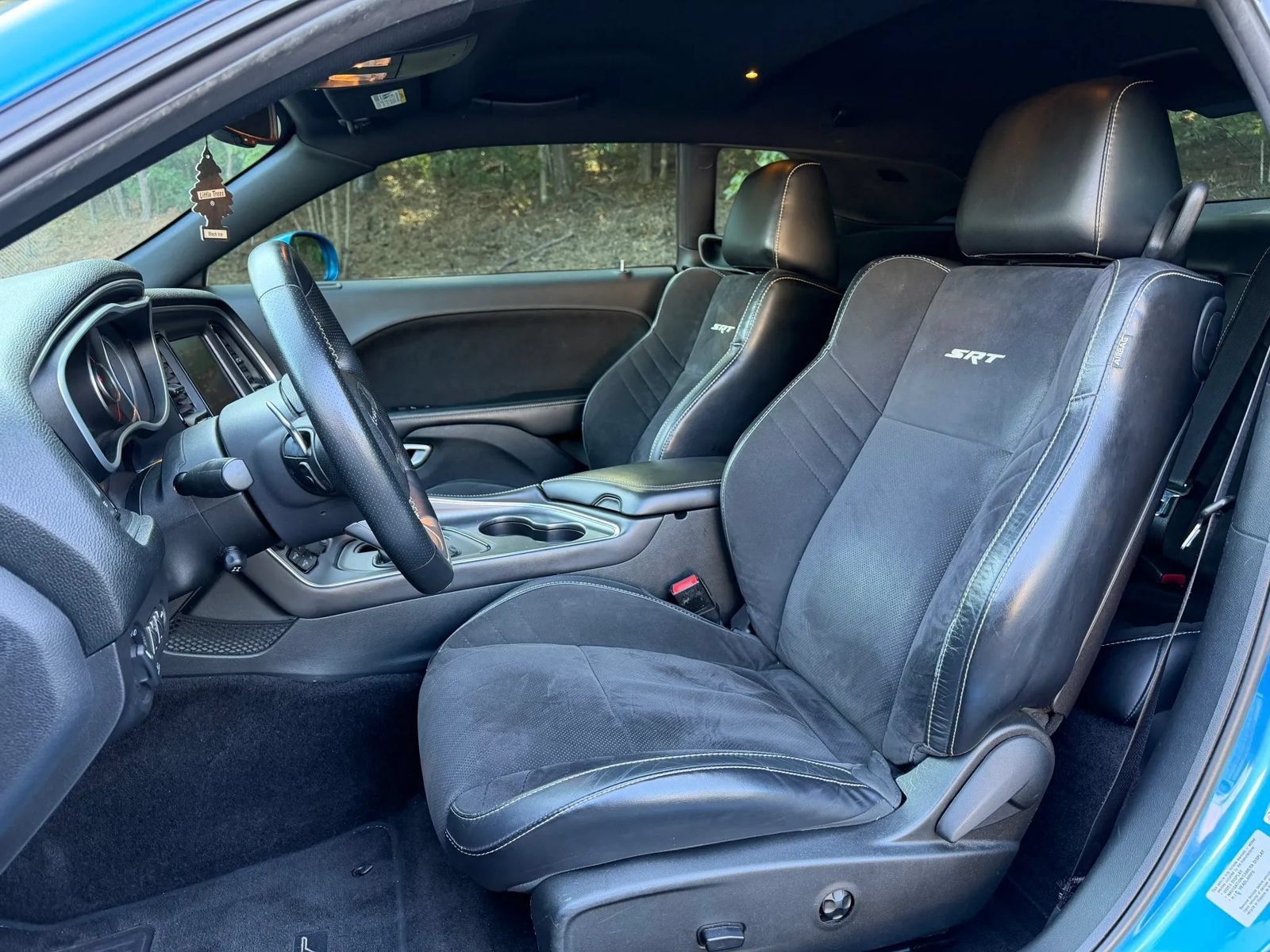 Used 2015 Dodge Challenger SRT w/ Technology Group RWD image 12