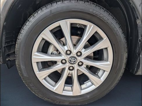 Used 2018 Toyota RAV4 Limited w/ Advanced Technology Package FWD image 20