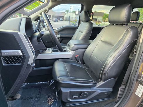 Used 2017 Ford F250 Lariat w/ Chrome Package image 9