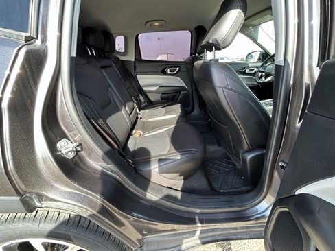 Used 2022 Jeep Compass Limited image 19