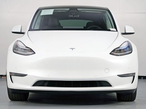 Used 2021 Tesla Model Y Long Range image 7