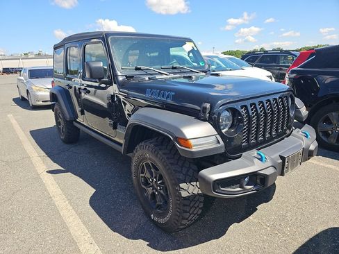 Used 2023 Jeep Wrangler Unlimited w/ Cold Weather Group AWD/4WD image 3