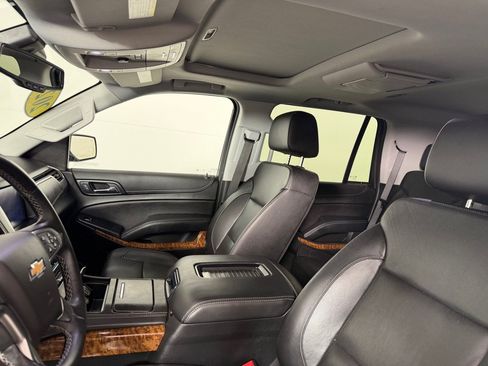 Used 2020 Chevrolet Tahoe Premier AWD/4WD image 15