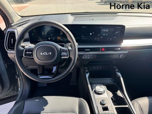 Certified 2025 Kia Sorento EX AWD/4WD image 16