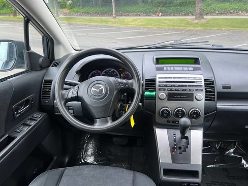 Used 2010 MAZDA MAZDA5 Sport FWD image 12