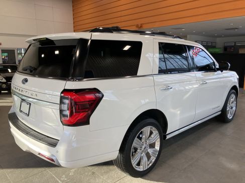 Used 2023 Ford Expedition Platinum image 5