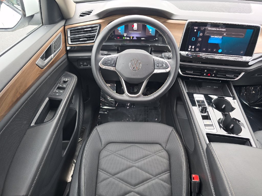 Used 2025 Volkswagen Atlas SE AWD/4WD image 28