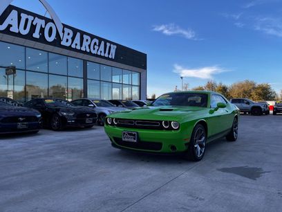 Used 2017 Dodge Challenger SXT