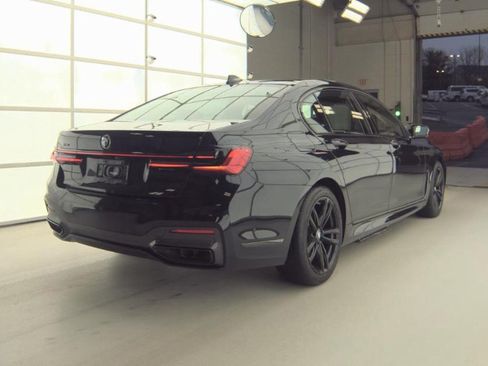 Used 2022 BMW 740i xDrive 740i xDrive M SPORT,NAV,CAM,PA w/ M Sport Package image 2