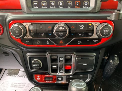 Used 2019 Jeep Wrangler Unlimited Rubicon AWD/4WD image 34