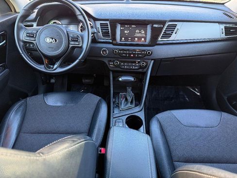 Used 2019 Kia Niro EX image 12