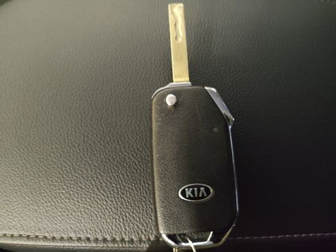 Used 2020 Kia Soul S image 32