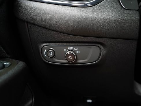 Used 2022 Chevrolet Equinox RS w/ RS Leather Package FWD image 31