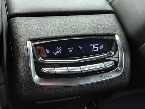 Used 2020 Cadillac XT6 Premium Luxury image 32