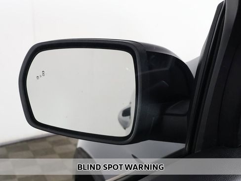 Used 2022 Ford Edge SE w/ Black Appearance Package image 3