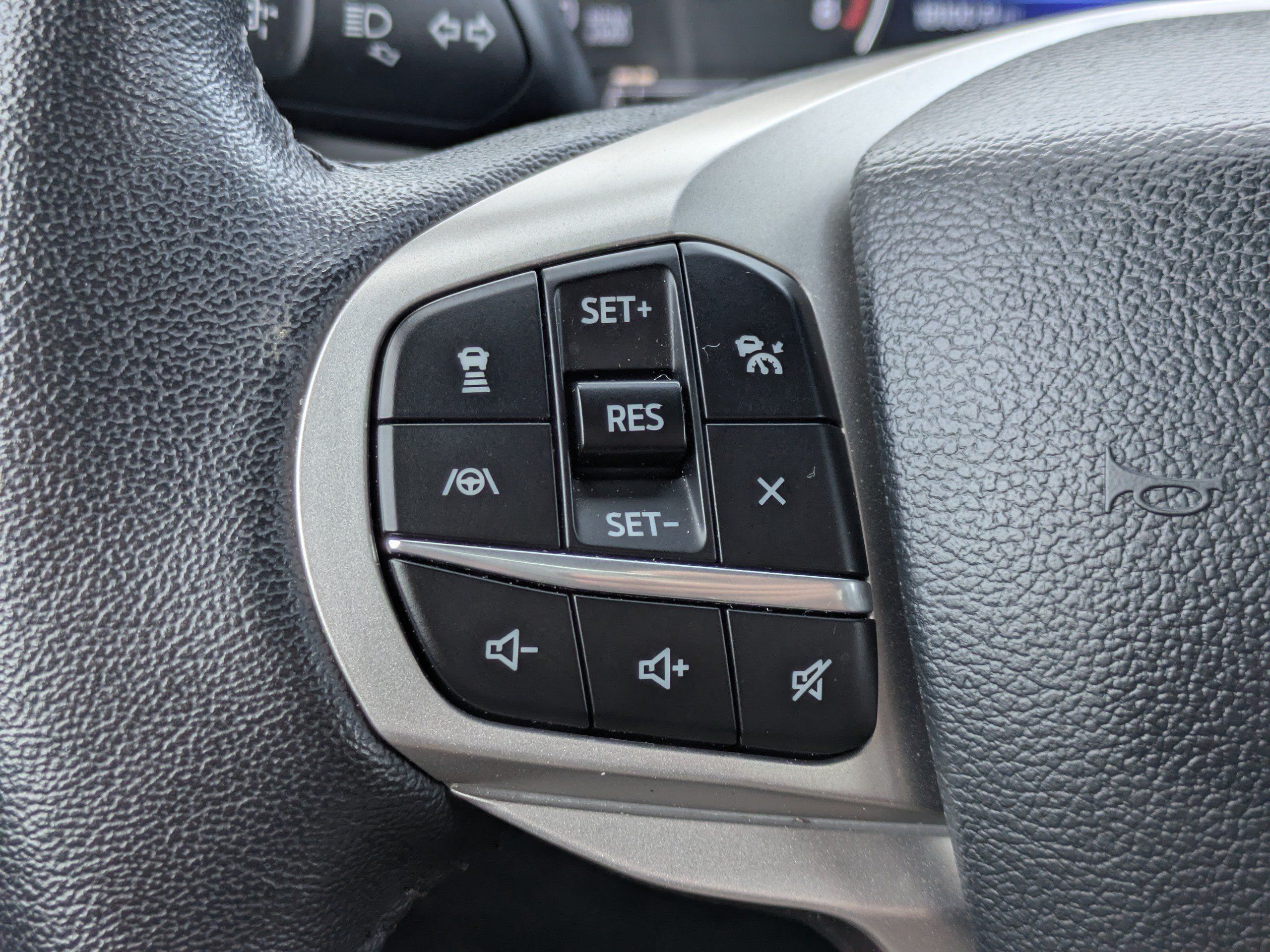 Used 2023 Ford Explorer XLT w/ Equipment Group 202A RWD image 22