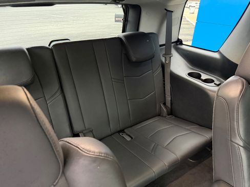 Used 2018 Cadillac Escalade Luxury image 8