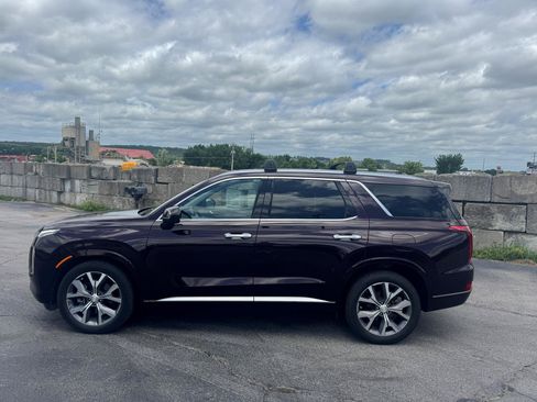 Used 2022 Hyundai Palisade Limited FWD image 3