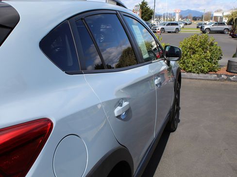 Used 2019 Subaru Crosstrek 2.0i Premium image 17