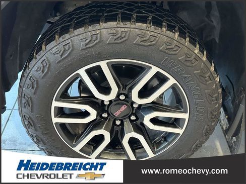 Certified 2023 GMC Sierra 1500 AT4 w/ AT4 Premium Package image 10