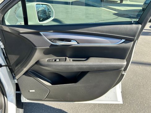 Used 2019 Cadillac XT5 Luxury w/ LPO, Black Ice Package image 27