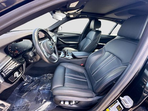 Used 2023 BMW M550i xDrive w/ Executive Package AWD/4WD image 18