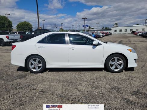 Used 2014 Toyota Camry SE w/ Leather Package FWD image 30