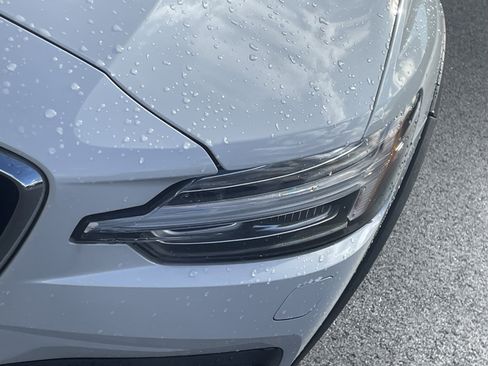 Used 2022 Volvo V60 T5 Cross Country w/ Climate Package image 10